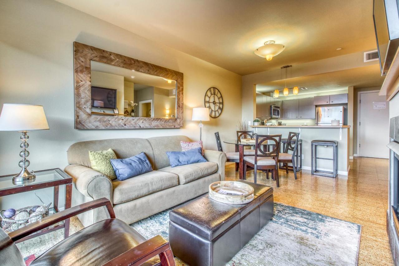 Chelan Resort Suites: Water Sunset Εξωτερικό φωτογραφία