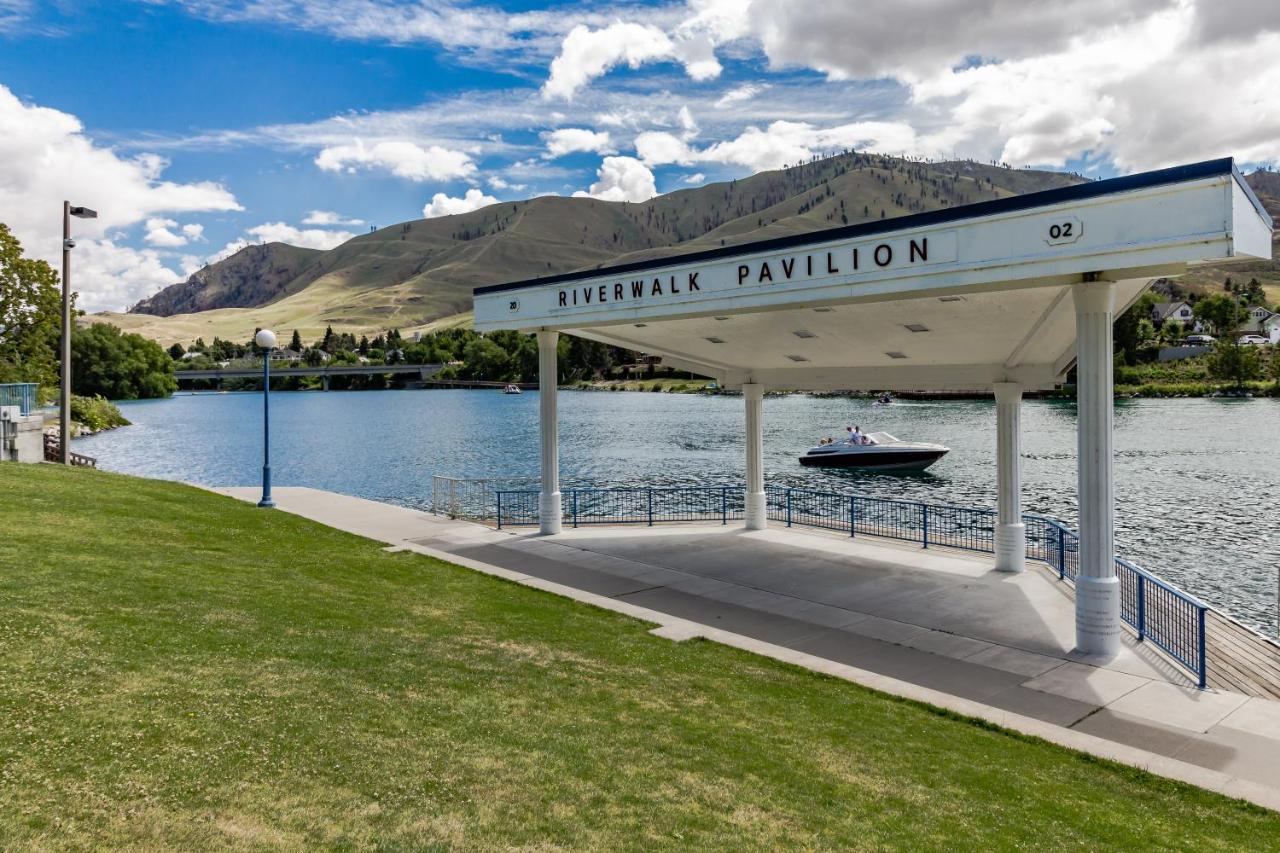 Chelan Resort Suites: Water Sunset Εξωτερικό φωτογραφία