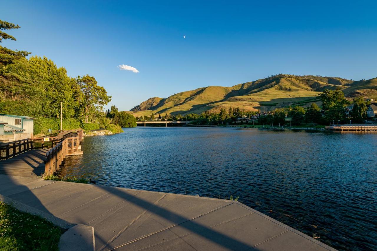 Chelan Resort Suites: Water Sunset Εξωτερικό φωτογραφία